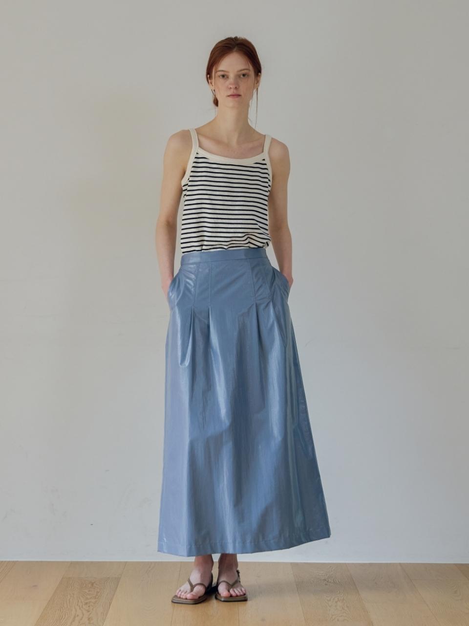 UNNOUT Glossy Maxi Skirt - Sky