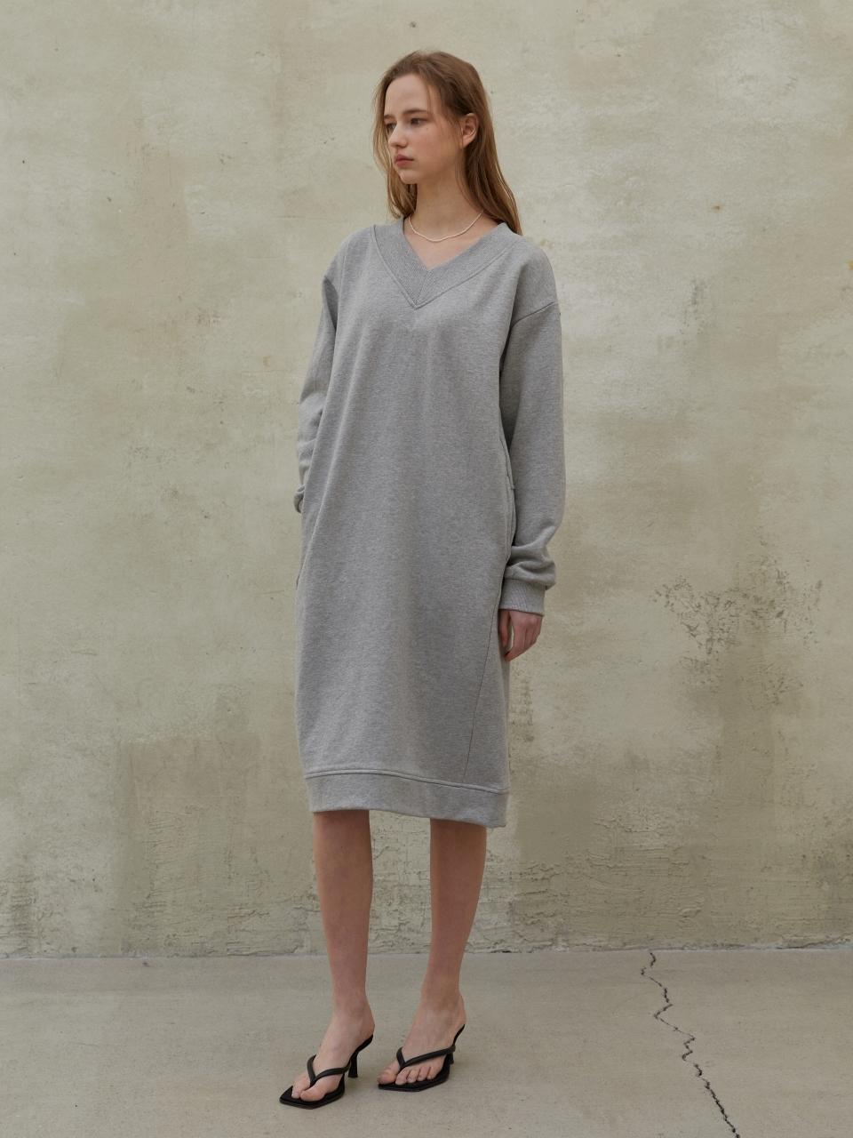 UNNOUT V-NECK SWEAT DRESS GREY