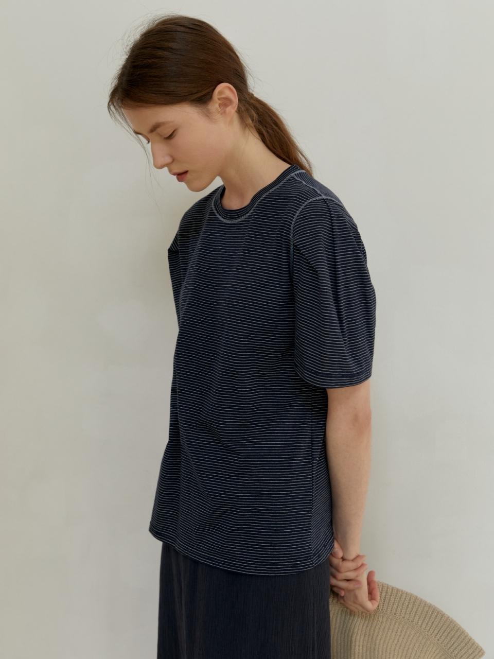 UNNOUT VOLUME SLEEVE STRIPE T-SHIRT NAVY