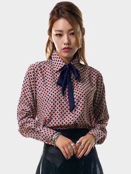 UNTAGE Unisex Retro B Ribbon Shirts (Beige)