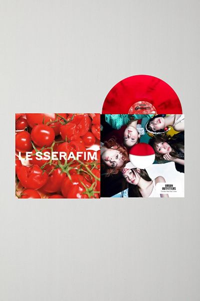 Urban Outfitters LE SSERAFIM