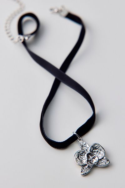 Urban Outfitters Lotus Flower Pendant Choker Necklace in Silver, Women's at Urban Outfitters