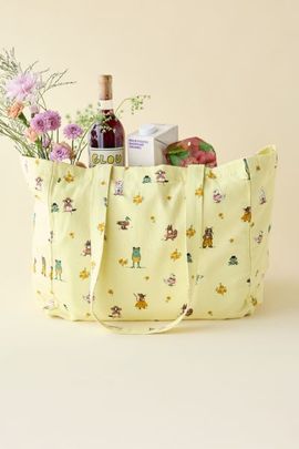 Urban Outfitters Mia Patterned Market Tote Bag in Goose Print at Urban Outfitters