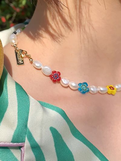 usite Flower with Pearl Necklace