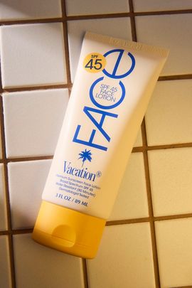 Vacation® Vacation Vacation Classic SPF 45 Sunscreen Face Lotion in Ivory at Urban Outfitters
