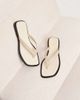 Vagabond Shoemaker Vagabond Izzy leather flip flops in off white - 1