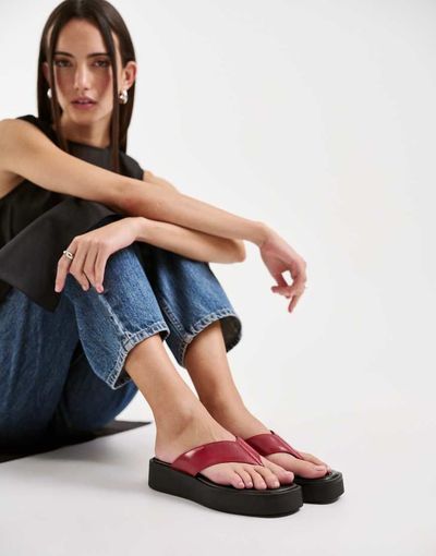 Vagabond Shoemaker Vagabond Shoemakers Danya leather flatform flip flops in red
