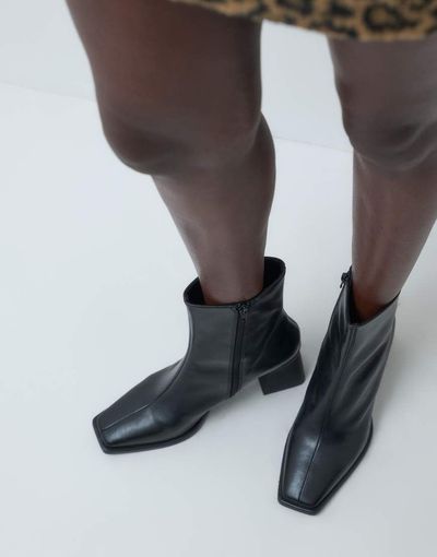 Vagabond Shoemaker Vagabond Shoemakers Hedda leather heeled ankle boots in black