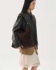Vagabond Shoemaker Vagabond Shoemakers Hilo suede large shoulder bag in coffee-Brown - 3