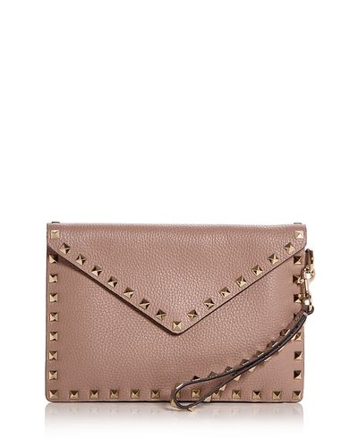 Valentino Garavani Valentino Garavani Rockstud Leather Envelope Pouch Clutch