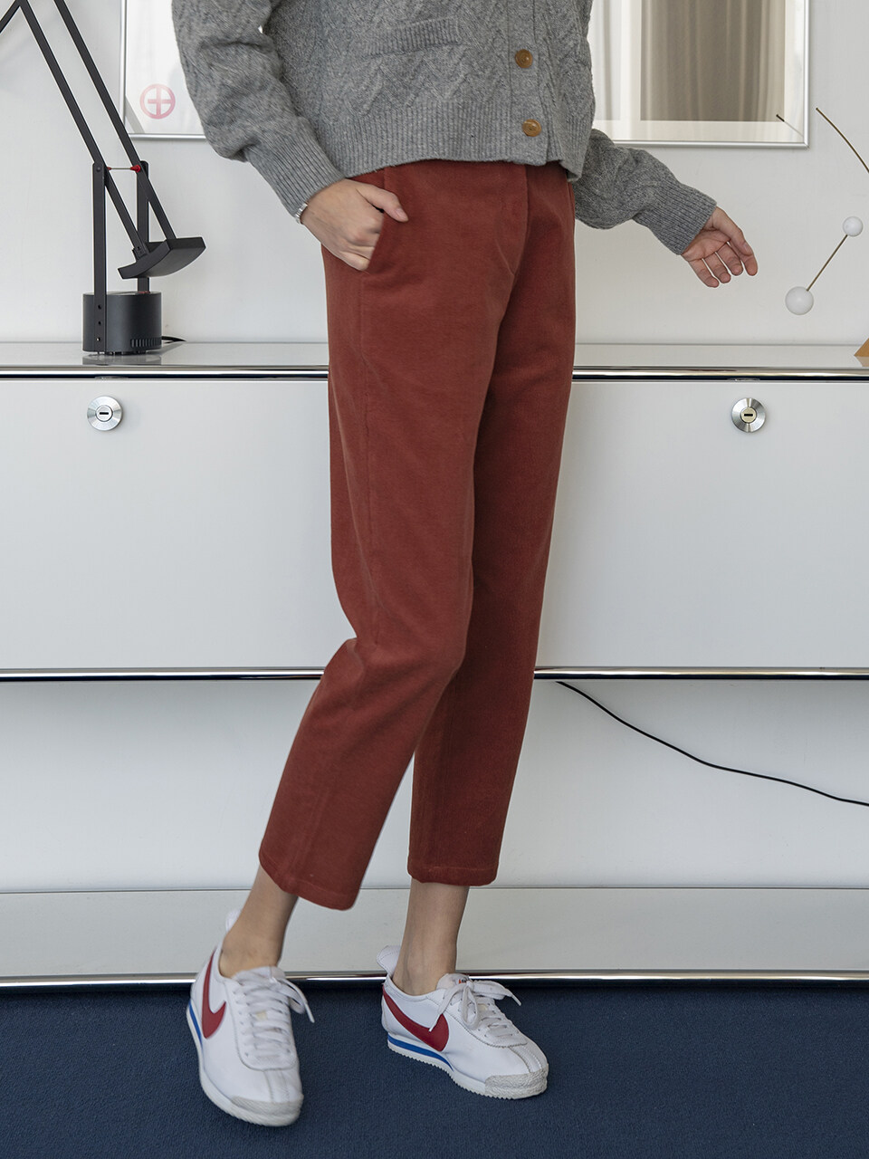 vanone atelier P3106 Berry Corduroy Pants (Red Brown)