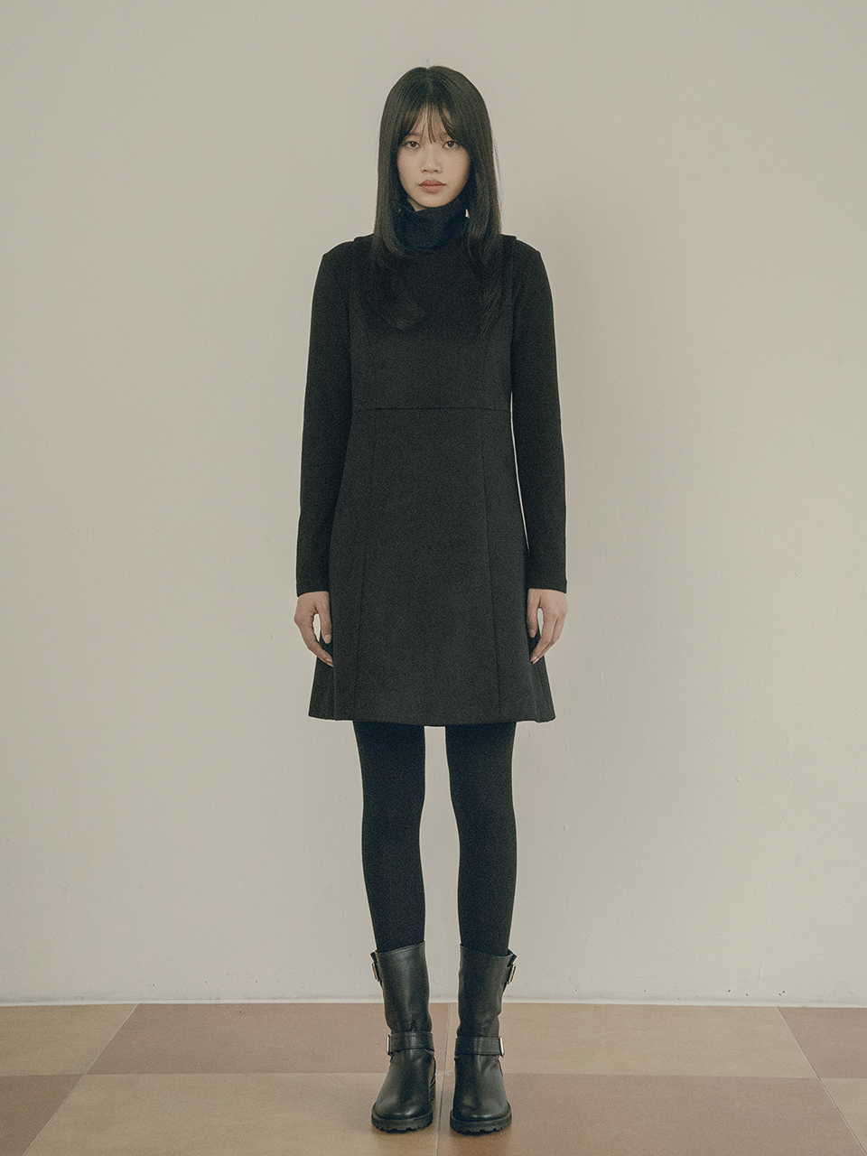 vanone atelier V-neck wool dress_Black