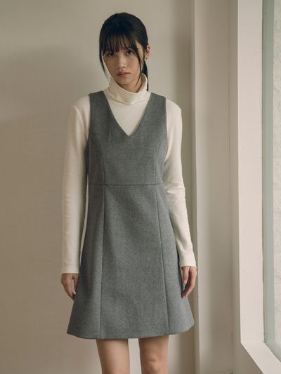 vanone atelier V-neck wool dress_Charcoal