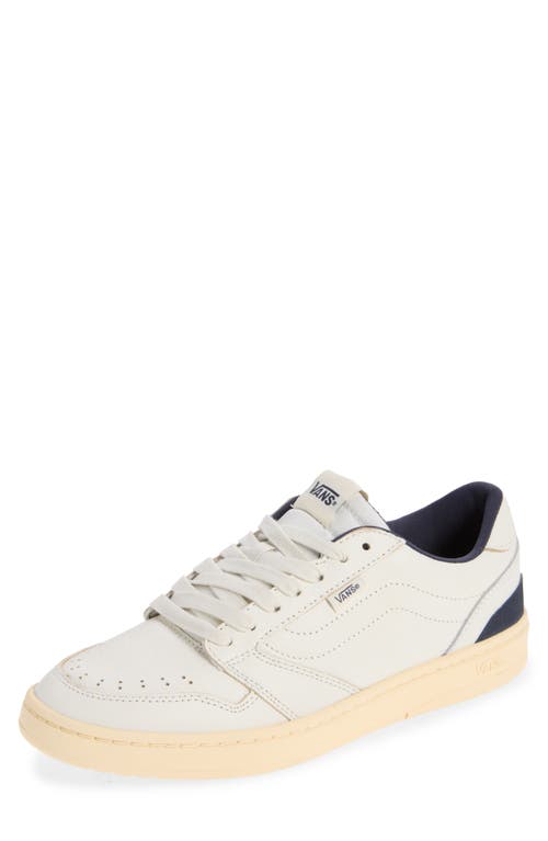 Vans Vans Court Low Leather Sneaker