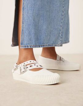 Vans Vans Mary Janes with buckle detail straps in white