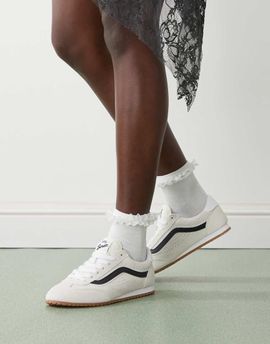 Vans Vans Super Lowpro sneakers in off white