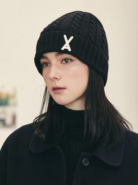 VARZAR Appliqu Cable Knit Wool Blend Beanie [Black]