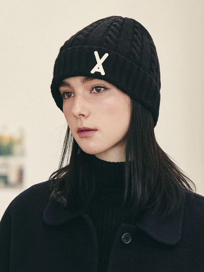 VARZAR Appliqu Cable Knit Wool Blend Beanie [Black]