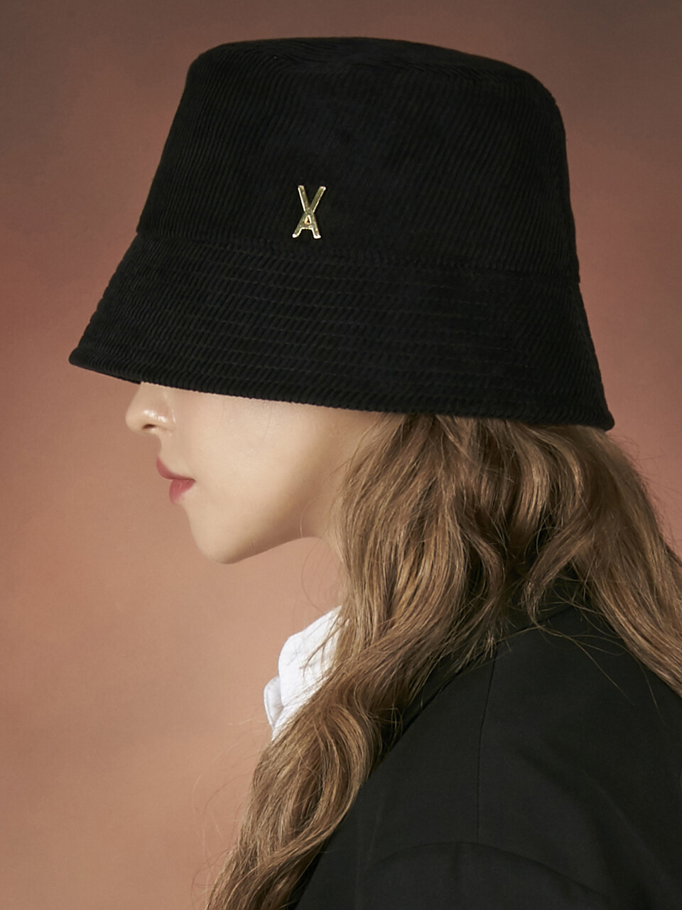 VARZAR Corduroy Stud Drop Bucket Hat_Black