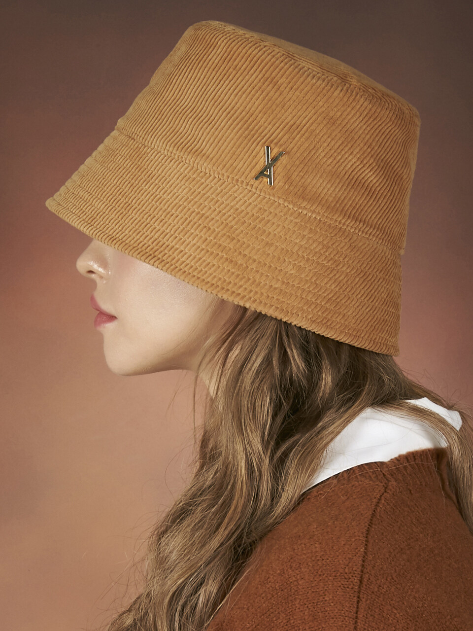 VARZAR Corduroy Stud Drop Bucket Hat_Brown