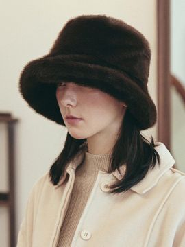 VARZAR Long Label Fur Polyester Bucket Hat [Brown]