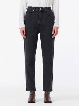 VARZAR Signature Studded Tapered Crop-Fit Denim Pants [Black]