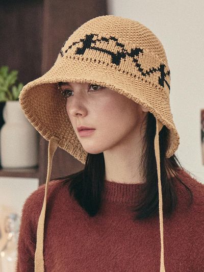 VARZAR VA Digital Logo Cozy Knit Beanie Hat [Dark beige/Black]