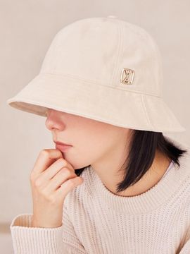 VARZAR VA Square Stud 6-Panel Cotton Bucket Hat [Beige]
