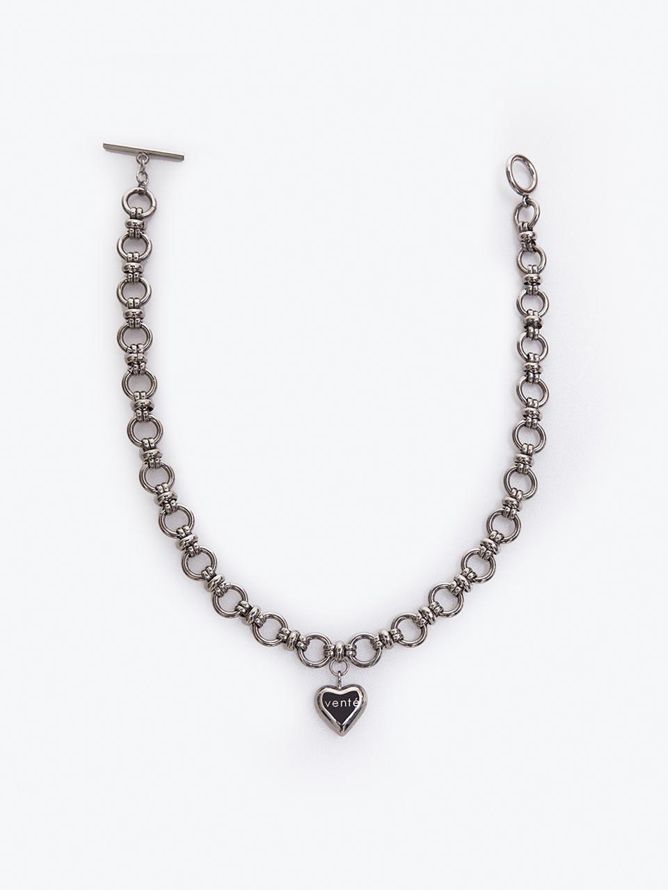 vente Heart Pendant Bold Chain Necklace