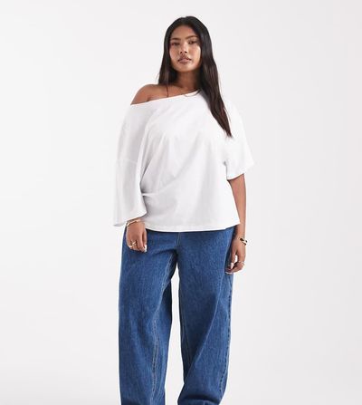 Vero Moda Curve Vero Moda Curve Billie high rise barrel leg jeans in medium blue wash
