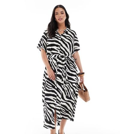Vero Moda Curve Vero Moda Curve Easy buttondown long shirt dress in zebra print-White