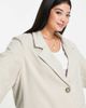 Vero Moda Curve Vero Moda Curve oversized blazer in cream-White - 4