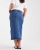 Vero Moda Curve Vero Moda Curve slit front denim midi skirt in medium blue wash - 2