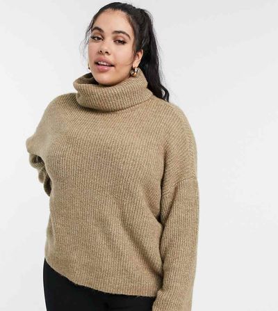 Vero Moda Curve Vero Moda Curve sweater with roll neck in beige-Pink