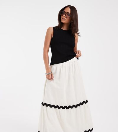 Vero Moda Petite Vero Moda Petite full tiered maxi skirt with contrast scallop trim in cream-White