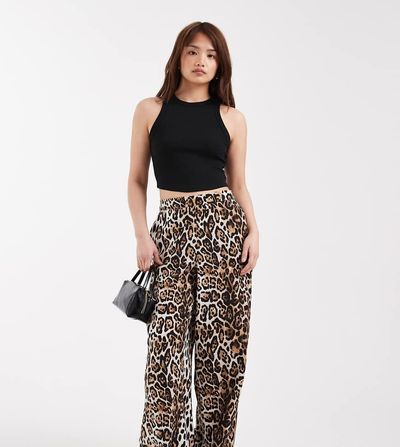 Vero Moda Petite Vero Moda Petite high waist wide leg pants in leopard print-Neutral