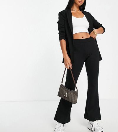 Vero Moda Petite Vero Moda Petite jersey flared pants in black