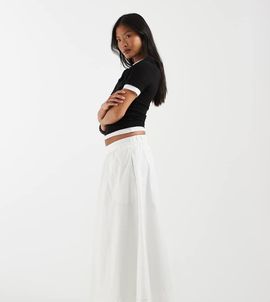 Vero Moda Petite Vero Moda Petite pull on full midaxi skirt in white