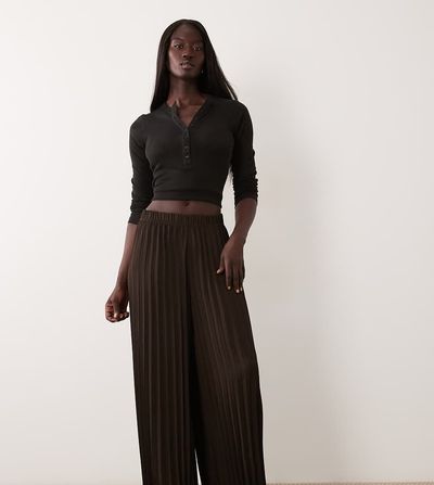 Vero Moda Tall Vero Moda Tall high waist wide leg plisse trouser in chocolate brown