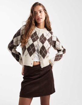 Vero Moda Vero Moda cropped knit cardigan in chocolate argyle plaid print-Neutral