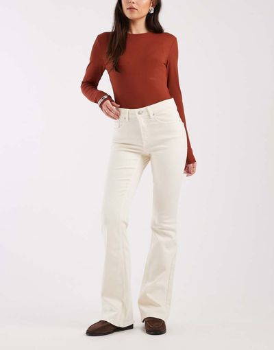 Vero Moda Vero Moda Flash mid rise flare jeans in ecru-White