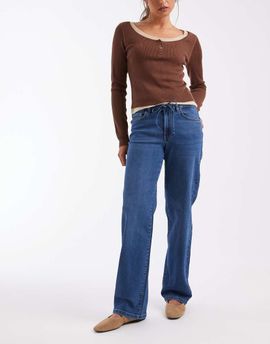 Vero Moda Vero Moda Flora high rise straight leg jeans with belt in medium blue denim