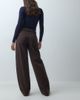 Vero Moda Vero Moda Fonda mid rise barrel leg jeans with turn up in chocolate brown denim - 3