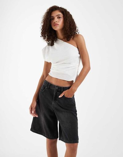 Vero Moda Vero Moda Hadley mid-rise loose fit denim bermuda shorts in black wash