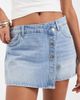 Vero Moda Vero Moda high waist denim mini skort with asymmetric buttons in light blue denim - 4