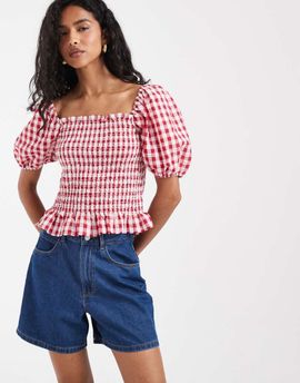 Vero Moda Vero Moda Kirsa high waist loose fit denim shorts in medium blue wash