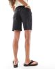 Vero Moda Vero Moda longline denim shorts in black - 2