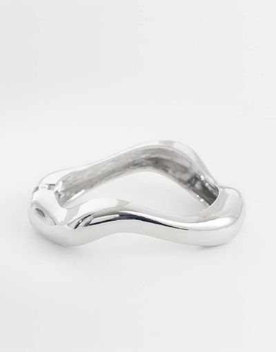 Vero Moda Vero Moda molten bracelet in silver