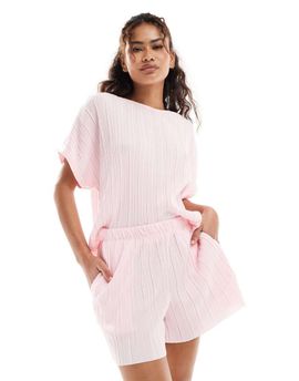 Vero Moda Vero Moda plisse short in pink - part of a set