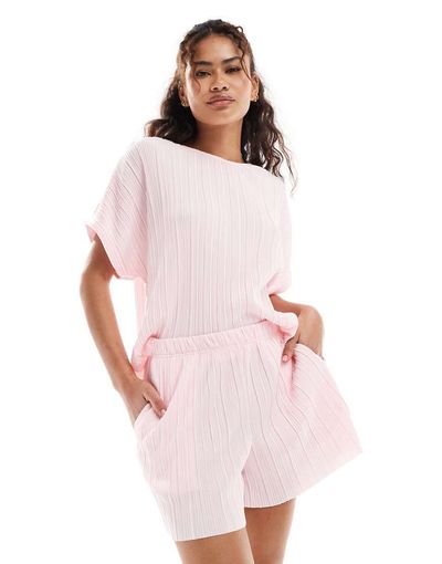 Vero Moda Vero Moda plisse short in pink - part of a set